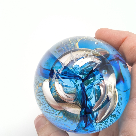 RARE Mark Armstrong Signed Art Glass Paperweight "Canadian" - Picture 3 of 6